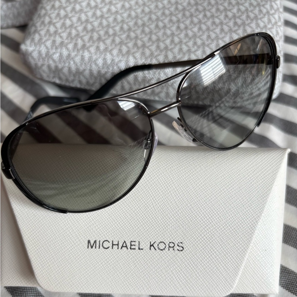 Michael Kors Black Aviator Sunglasses Gradient Lenses